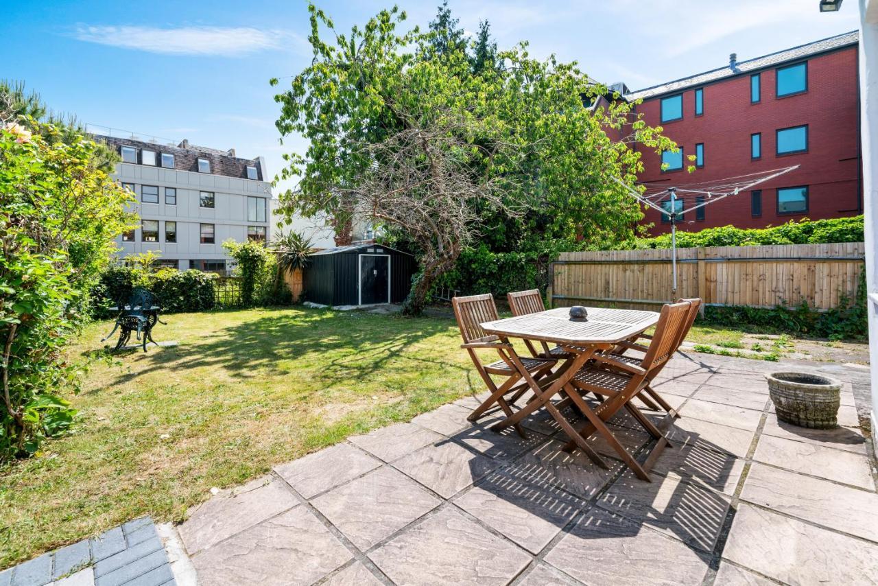 Lovely Garden Apartment In Wimbledon Town Centre With Private Parking By Wimbledon Holiday Lets Лондон Экстерьер фото